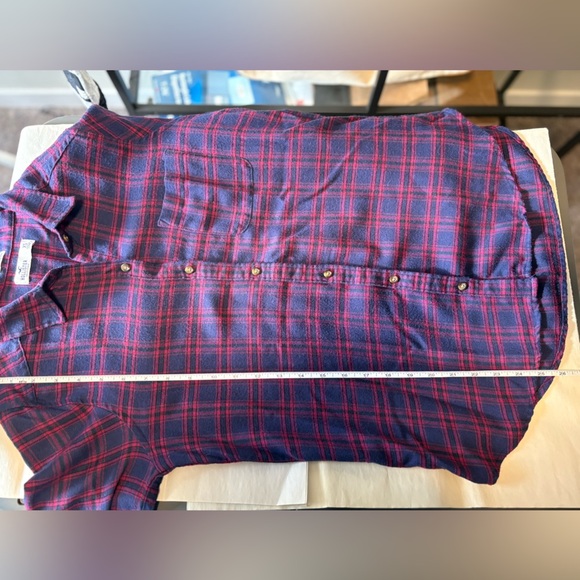 Hollister Boyfriend Fit Flannel Button-Down – Size XS - Picture 10 of 10